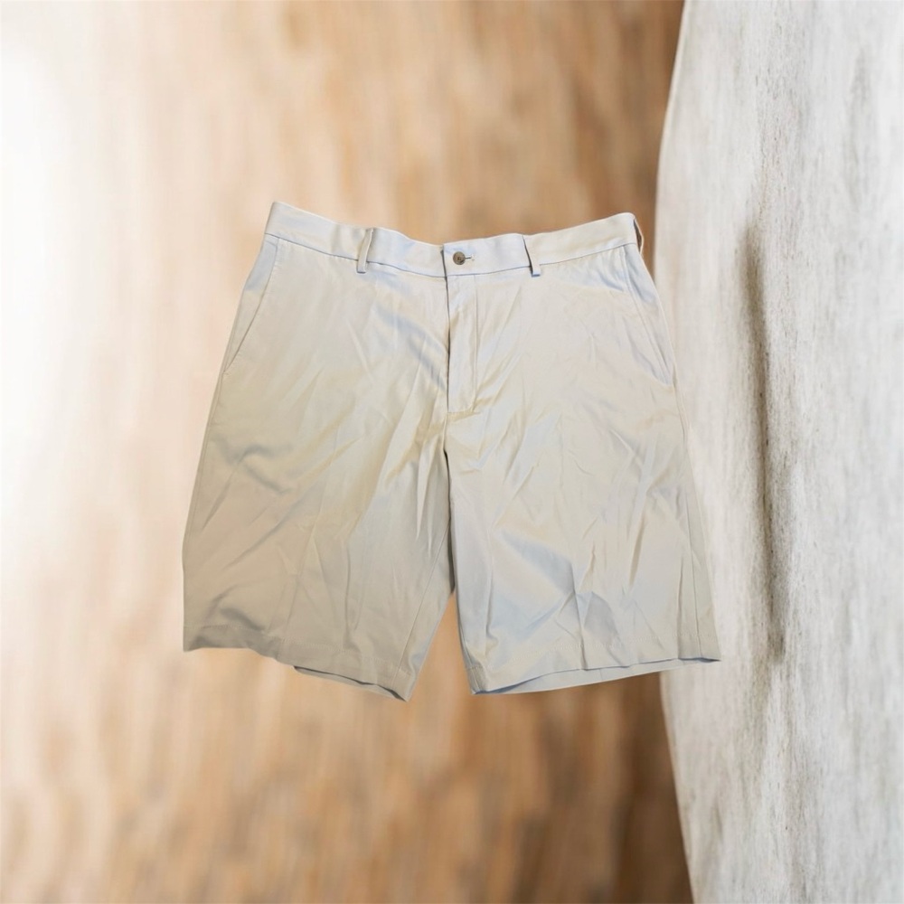 Walter Hagen Men's Light Tan Flat Front Shorts